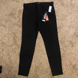 Black Liverpool Glider Skinny Jeans. Size 14. NWT.